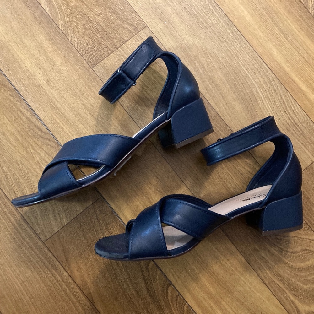 Clarks Caroleigh Rise Navy Blue Leather Strappy Heeled Sandals – Women’s Sz 8